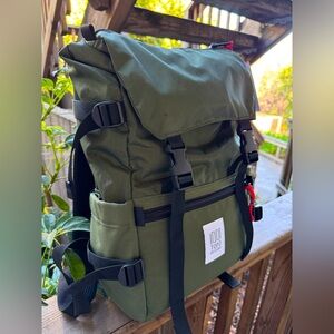 Topo Designs Rover Pack Classic hiking commute backpack